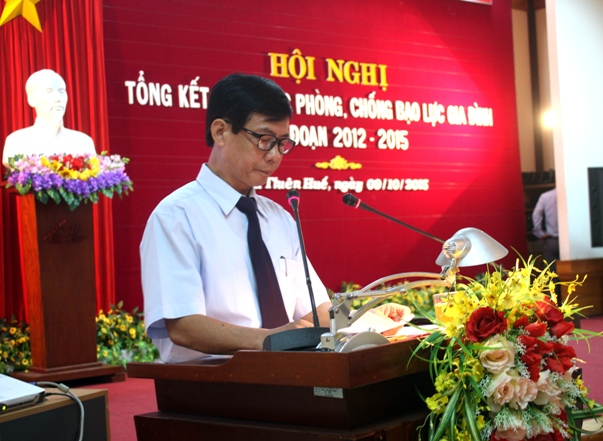 04 cá nhân và 05 tập thể được khen thưởng trong công tác phòng, chống bạo lực gia đình giai đoạn 2012-2015